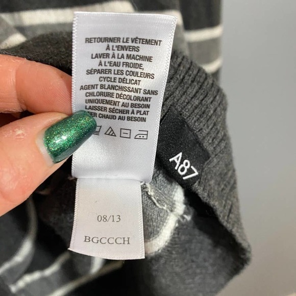 aeropostale Wool Blend V-Neck Sweater Size M - Picture 5 of 6